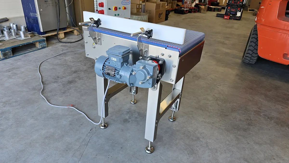 Conveyor test run before delivery